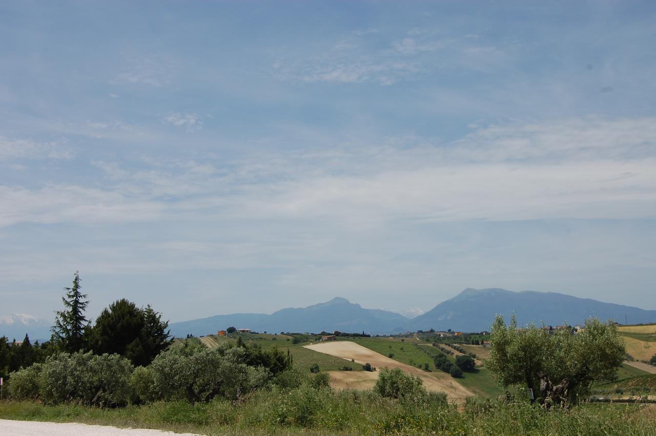 Country House Ciliegia Rossa Aparthotel Colonnella Buitenkant foto